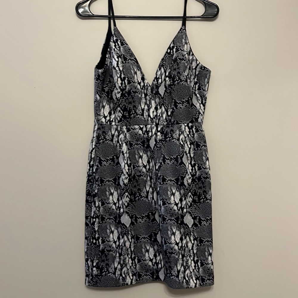 Women’s dress size 3.